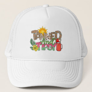 Tanned en Tipsy   Leuk zomerfeest ontwerp Trucker Pet