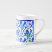 Tansy (L) op een Bone China Mok (Rechts)