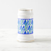 Tansy (L) op een Stein Bierpul (Center)