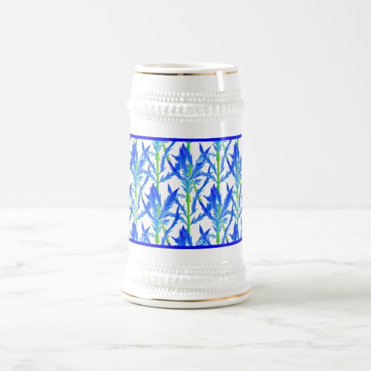 Tansy (L) op een Stein Bierpul (Center)