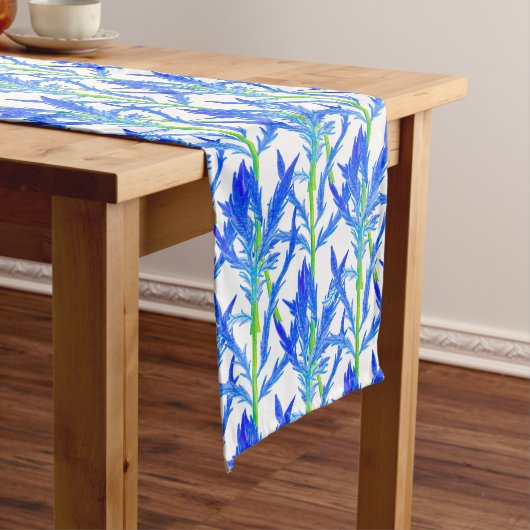 Tansy (L) op een Table Runner Lange Tafelloper (Voorbeeld)