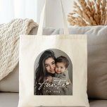 Tante Est jaar handgeschreven script hart Tote Bag<br><div class="desc">Canvas tas met de tekst "Tante" in een handgeschreven stijl script lettertype met een beetje hart aan het einde en het jaar eronder als een overlay over uw aangepaste foto.</div>