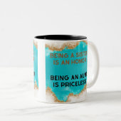 Tante is onbetaalbaar tweekleurige koffiemok (Voorkant rechts)