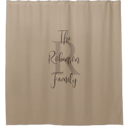 Tanzijn en bruine familienaam in monogram douchegordijn