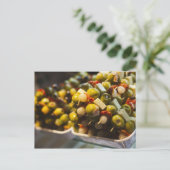 Tapas gemaakt met gevulde olijven briefkaart (Staand voorkant)