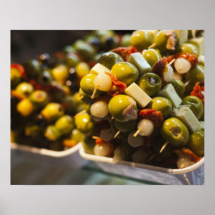 Tapas met gevulde olijven poster