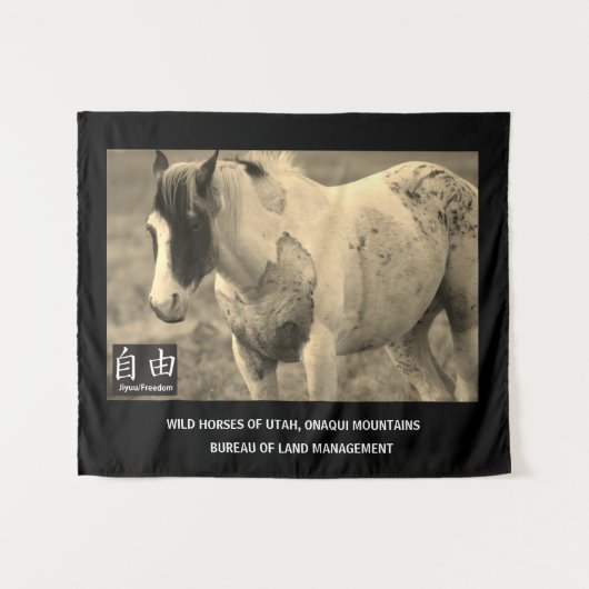 Tapestry WILD HORSES OF UTAH, ONAQUI MOUNTAINS BLM Wandkleed (Voorkant (horizontaal))