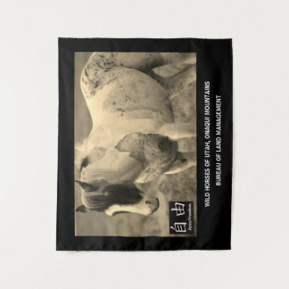 Tapestry WILD HORSES OF UTAH, ONAQUI MOUNTAINS BLM Wandkleed