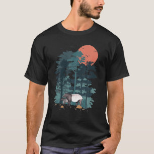 Tapir Mountain Pine Tree Sky vogels vliegen naar d T-shirt