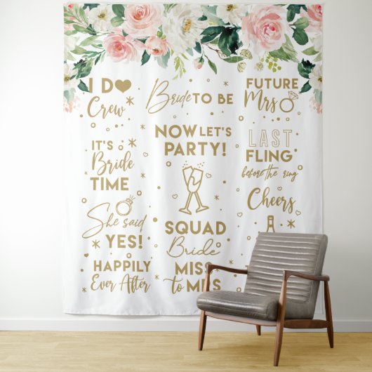 Tapiz She said yes Floral Blush Bridal Banner Wandkleed (In situ)