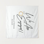 Tapiz We Are Engaged! Backdrop Wandkleed (Voorkant (horizontaal))