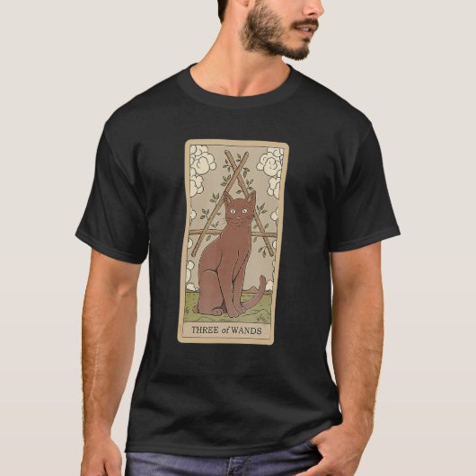Tarot Kaart drie van toverstokken en kat kosmische T-shirt (Voorkant)