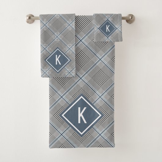 Tartan grijs blauw wit, met monogram bad handdoek (Insitu)