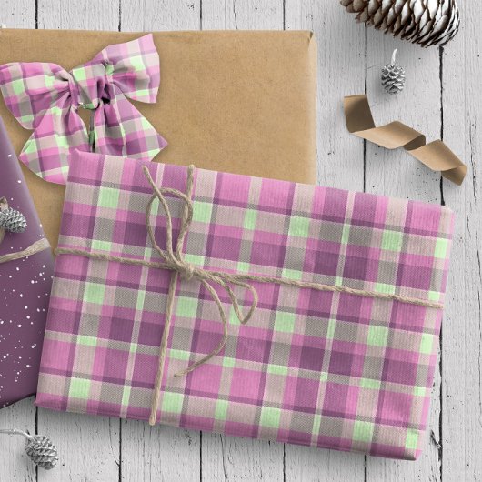 Tartan Pattern1 Plum en Soft Green ID210 Cadeaupapier