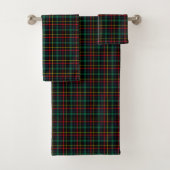 Tartan-patterned towel set with red, green, blue bad handdoek (Insitu)
