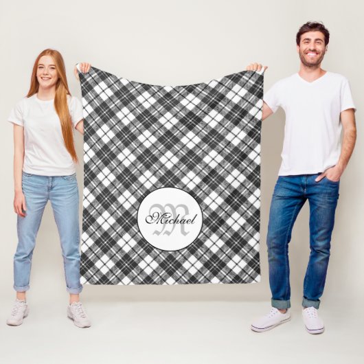 Tartanpatroon Kerstzwart wit monogram Fleece Deken (In situ)
