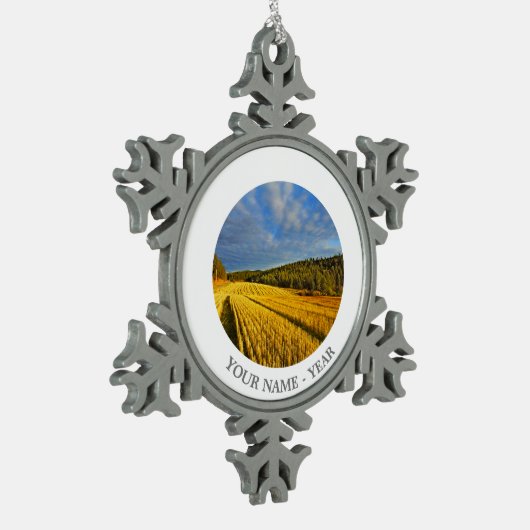 Tarweveld na oogst 2 tin sneeuwvlok ornament (Links)