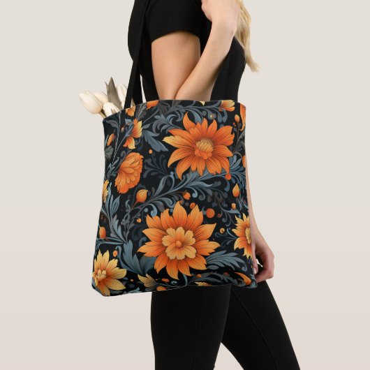 Tas met een levendig bloemendesign (Dichtbij)