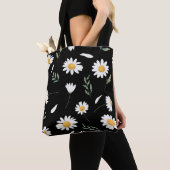 Tas met madeliefjesbloemen (Dichtbij)