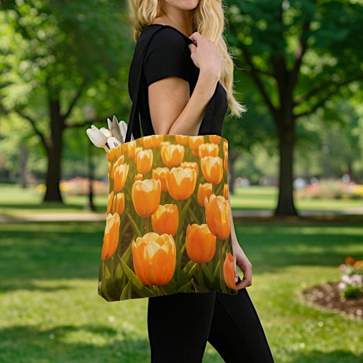 Tas met perzik tulpen