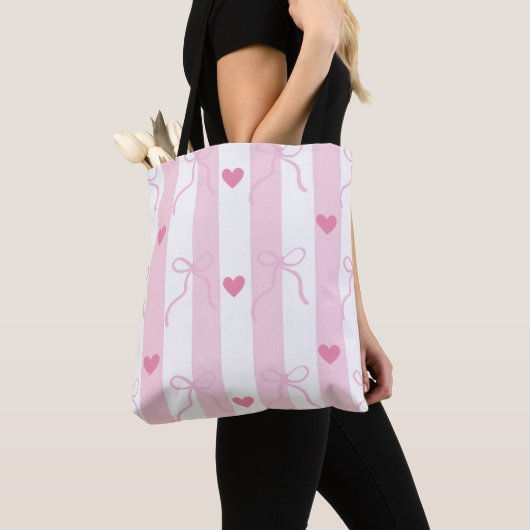 Tas met roze strikken en roze strepen (Dichtbij)