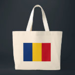 Tas met vlag van Roemenië<br><div class="desc">Verhoog uw stijl met onze exclusieve tas met de vlag van Roemenië! Deze tas is gemaakt met nauwgezette aandacht voor detail en is meer dan alleen een modieus accessoire; het is een viering van de levendige cultuur en het erfgoed van Roemenië. Het opvallende ontwerp toont prominent de iconische Roemeense vlag,...</div>