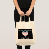Tas om te zeggen dat we er nog zijn (Voorkant (product))