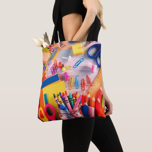 Tas van de leerkrachten met overdruk, Tas van de s (Dichtbij)