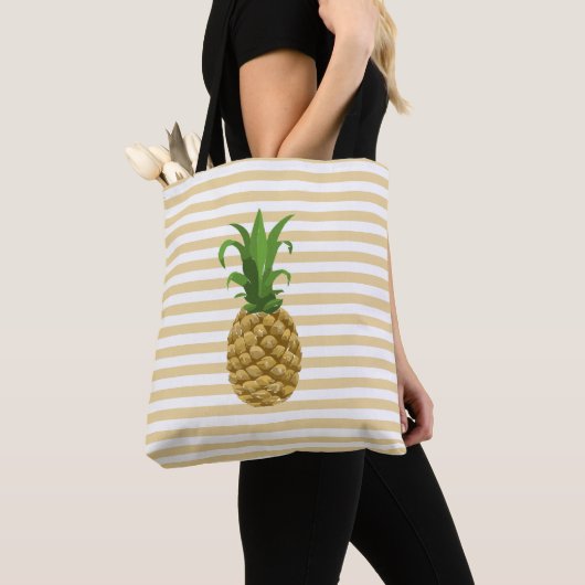Tas van gestripte ananas (Dichtbij)