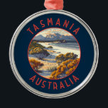 Tasmanië Australië Retro Noodlijdende Cirkel Metalen Ornament<br><div class="desc">Tasmanië retro vector reisontwerp. Tasmanië is een eilandstaat van Australië,  gelegen 240 kilometer ten zuiden van het Australische vasteland,  gescheiden door de Straat Bass.</div>