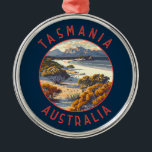 Tasmanië Australië Retro Noodlijdende Cirkel Metalen Ornament<br><div class="desc">Tasmanië retro vector reisontwerp. Tasmanië is een eilandstaat van Australië,  gelegen 240 kilometer ten zuiden van het Australische vasteland,  gescheiden door de Straat Bass.</div>