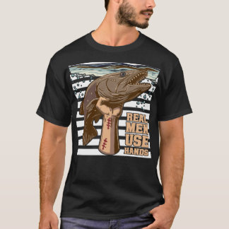 Tastelen Naar Meerval - Echte Mannen Gebruiken Hun T-shirt