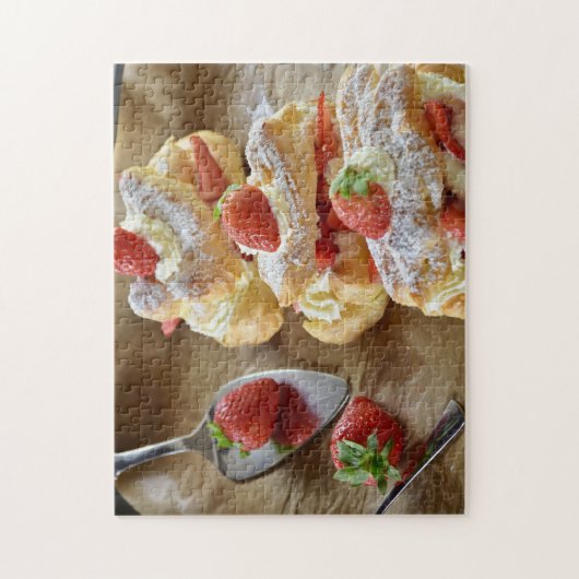 Tasty Sweet Strawberry Eclairs Pastry Summer Food Legpuzzel (Verticaal)