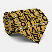 Tatertots, gefrituurde aardappelontbijtbehandeling stropdas (Opgerold)