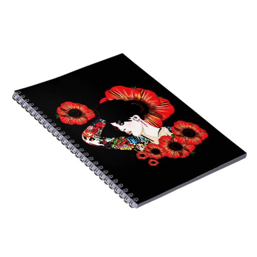 Tatoeage getatoeëerde meisje tussen klaprozen Kuns Notitieboek (Rechterzijde)