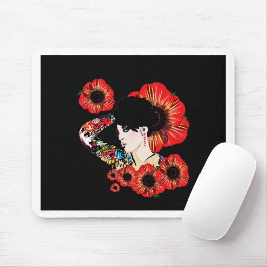 Tatoeage getekende meisje tussen klaprozen Kunst v Muismat (Met muis)