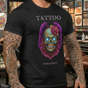 Tatoeëerder met Vleugelschedel Tattoo Shop Profess T-shirt