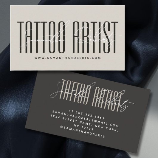 Tatoeëerder moderne typografie script beige grijs visitekaartje