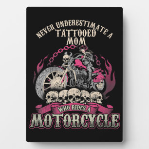 Tattoo mam Biker onderschat de motorfiets nooit Fotoplaat