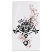 Tattoo, stijlvol hart, vleugels en kroon klein cadeauzakje (Voorkant)