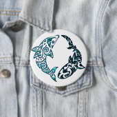 Tattoo van dolfijnen en haaien ronde button 4,0 cm (In situ)