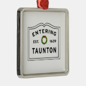 Taunton, MA Holiday Wreated Ceramic Ornament (Rechts)