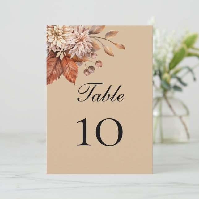 Taupe Boho Floral Wedding Table Number Kaarten (Staand voorkant)