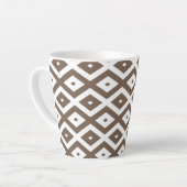 Taupe brown and white diamond pattern latte mok (Linkerhoek)