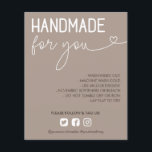 Taupe Handmade voor u Wassen Instructies Foto Flyer<br><div class="desc">Wasinstructies insert kaart voor uw kleine bedrijf van handgemaakte goederen. Handgemaakt voor u geschreven in een charmante combinatie van  lettertype en script met een hart in het wit. Voeg de wasvoorschriften toe in bruin. Onder witte social media icoontjes,  jouw social media handvat. Voeg een promotiefoto op de achterkant toe.</div>