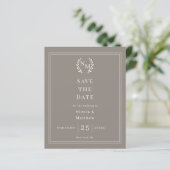 Taupe ivoor monogram krans trouw Save the Date (Staand voorkant)