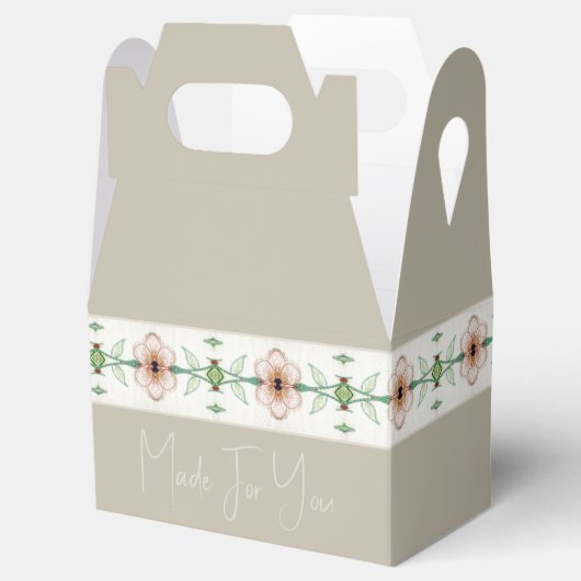 Taupe met perzikbloem bedankdoosjes (Geopend)