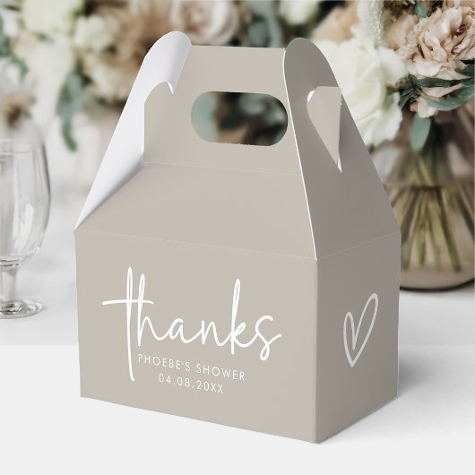 Taupe Minimalistisch Script Bruiloft Gable Bedankdoosjes