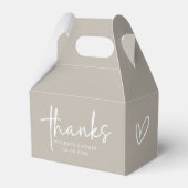 Taupe Minimalistisch Script Bruiloft Gable Bedankdoosjes (Voorkant Zijde)