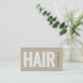 Taupe Minimalistische Kapper QR Code Visitekaartje (Staand voorkant)